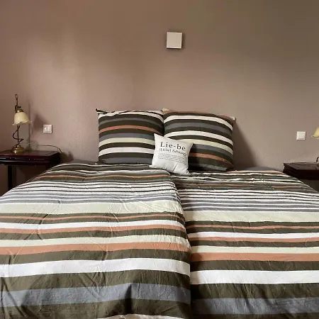 2-zi Mit Kingsize-bett Und Privatem Parkplatz Vakantiehuis